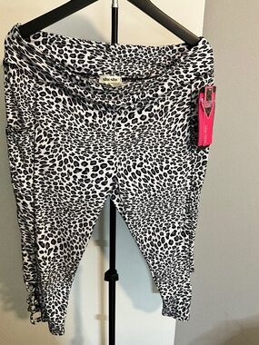 Shosho Leopard Print Leggings Size 2X